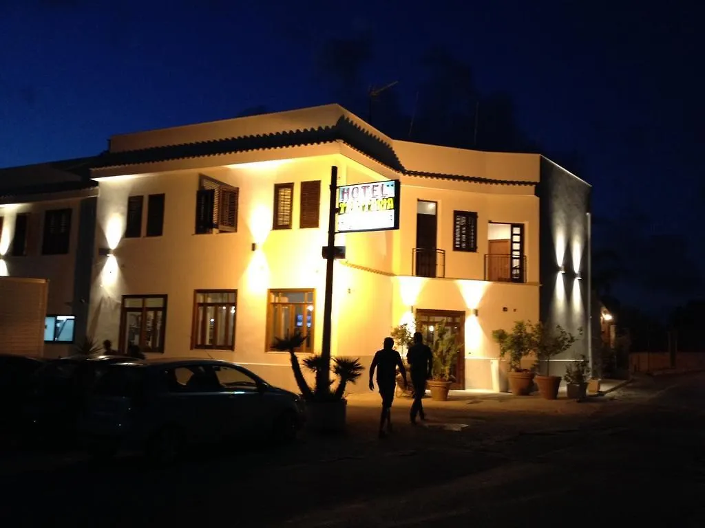 Hotel Il Pirata Cinisi 2*,  Itália