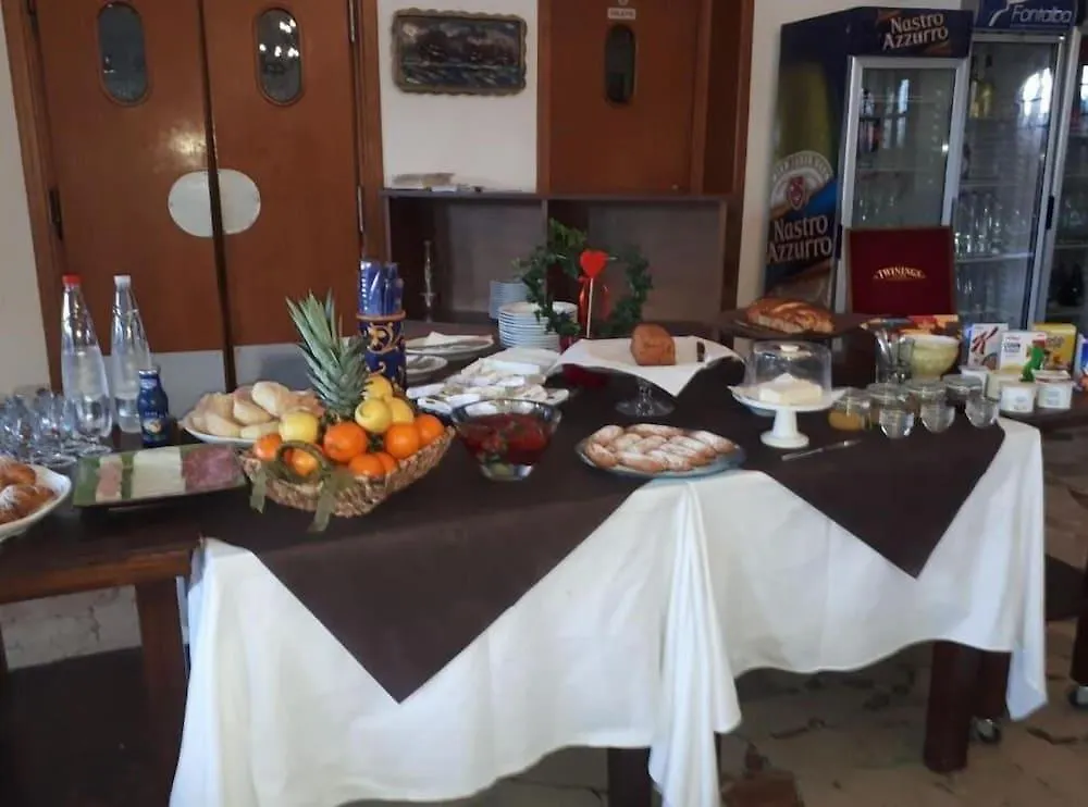 Hotel Il Pirata Cinisi 2*,
