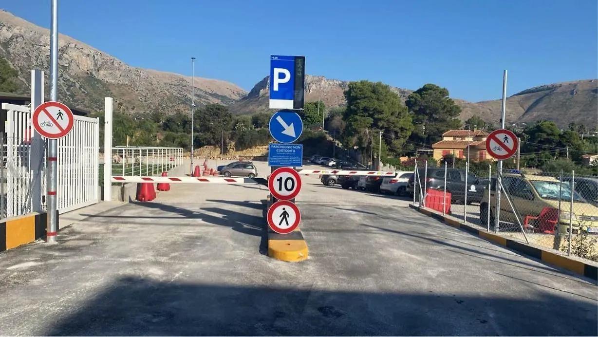 Hotel Il Pirata Cinisi 2*,  Itália